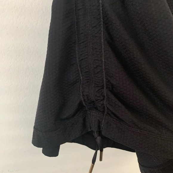 LULULEMON tank top, mesh body and crunch sides , 4 - Picture 8 of 16